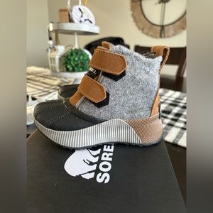 Toddler Sorel boots - size 9. NIB